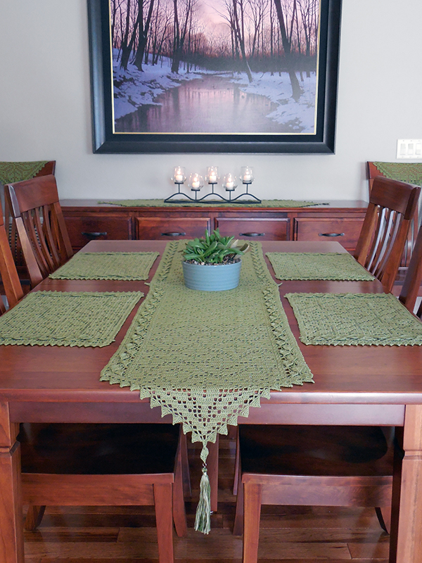 Collage of Leaves Table Set