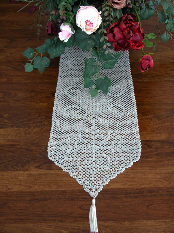 Diamond Medallion Table Runner